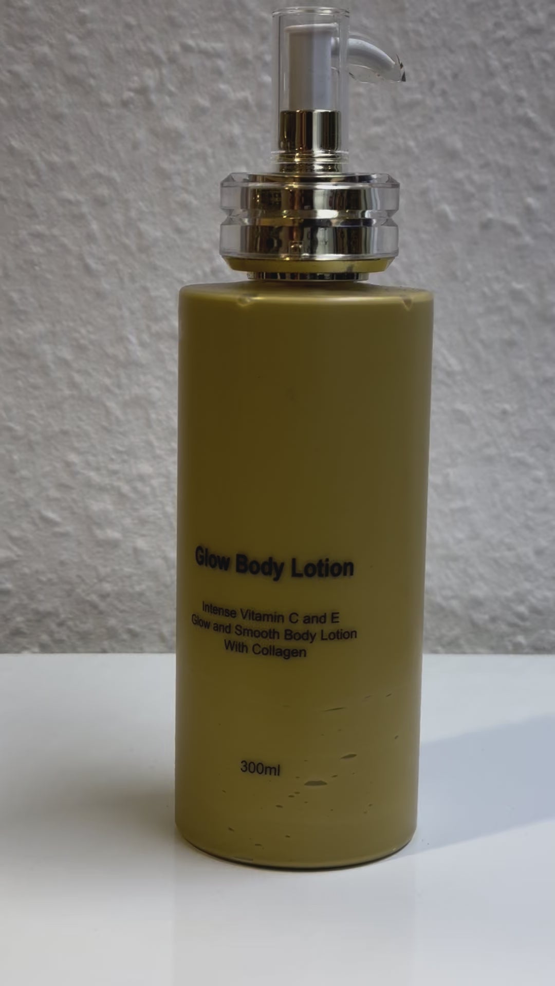 Charger la vidéo : Glow Body Lotion 300 ml,