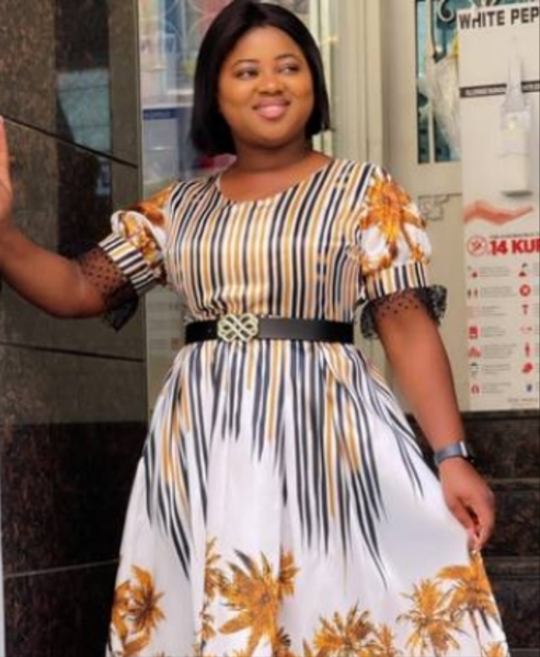 Amasya-Kleid mit Gürtel